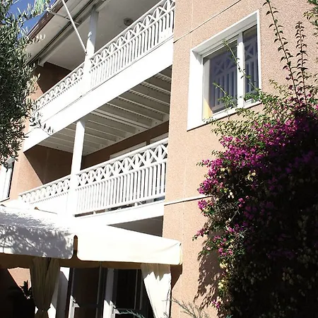 H 3* Hyères